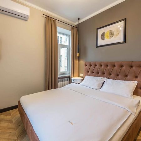 Design Apartment On Mykhailivskyi Ln. 4 เคียฟ ภายนอก รูปภาพ