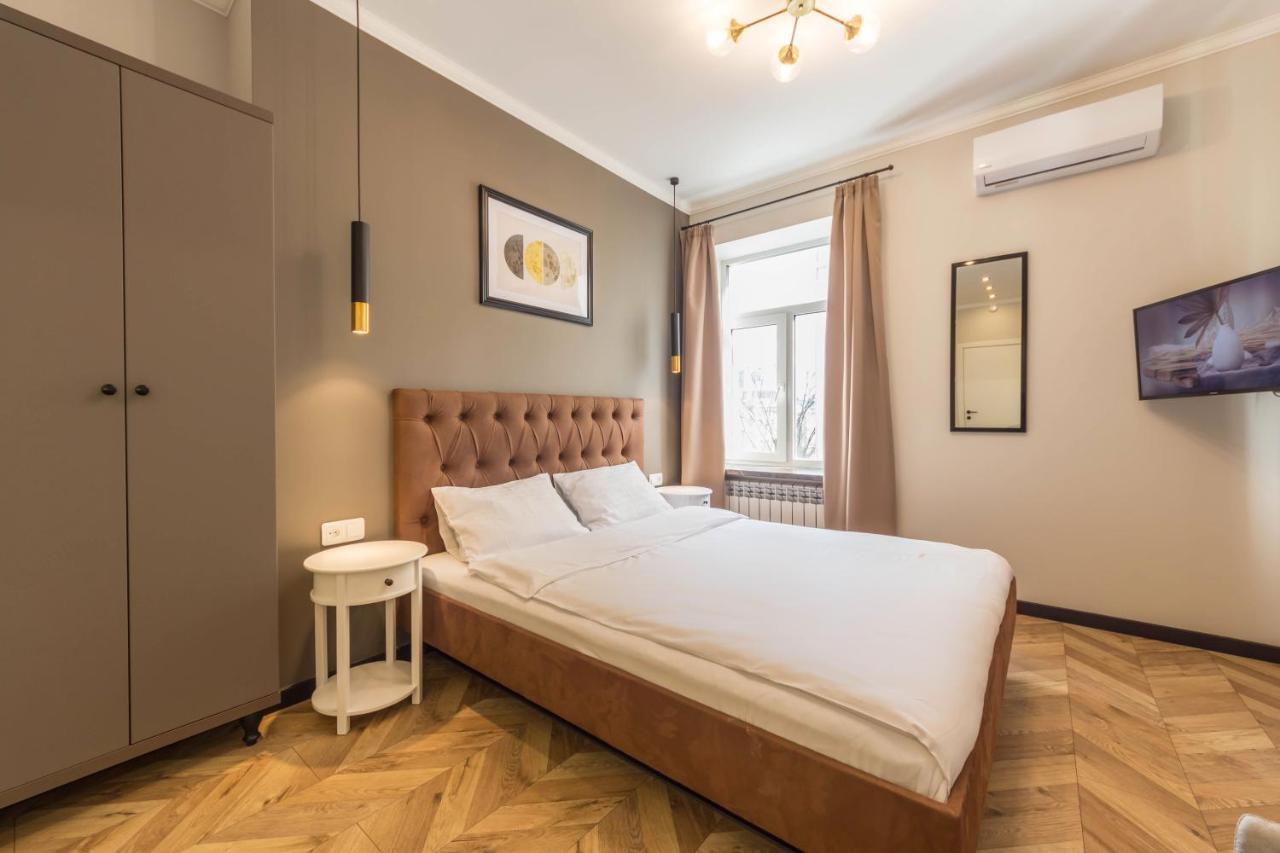 Design Apartment On Mykhailivskyi Ln. 4 เคียฟ ภายนอก รูปภาพ